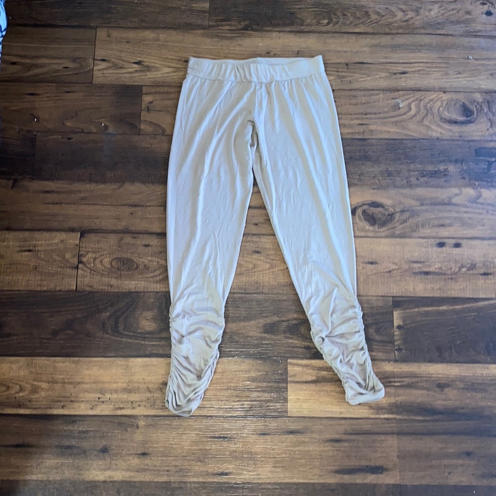 BOOHOO / TAN LEGGINGS / MEDIUM